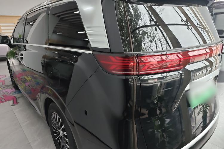 Used Denza D9 2024 DM-i 970 Luxury Model Exterior 5