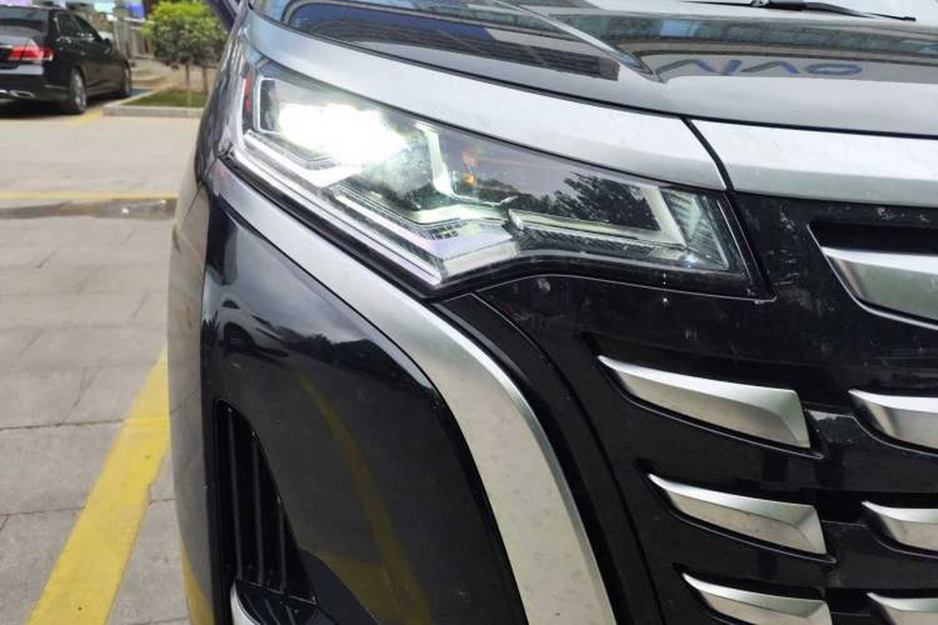 Used Denza D9 2024 DM-i 1050 Luxury Model Exterior 6