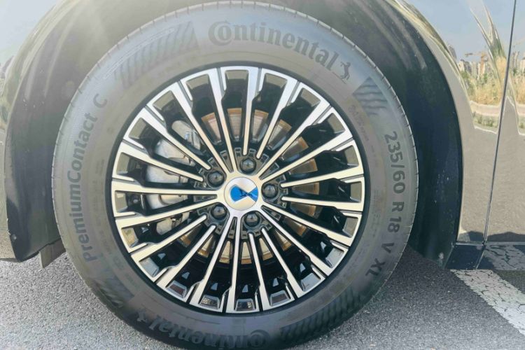 Used Denza D9 2024 DM-i 980 Four-Wheel Drive Prestige Model Exterior 6