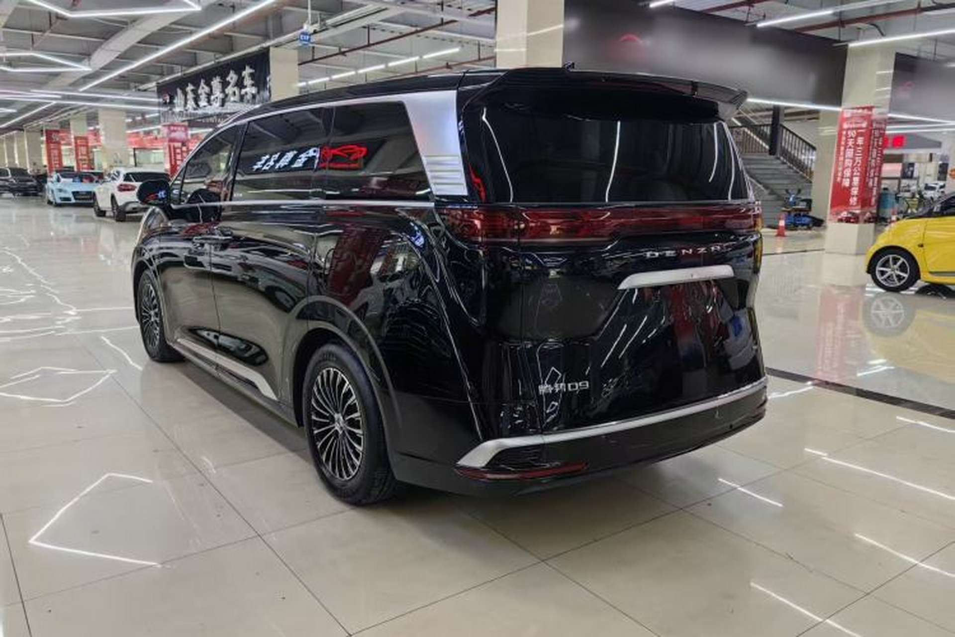 Used Denza D9 2024 DM-i 1050 Luxury Model Exterior 6