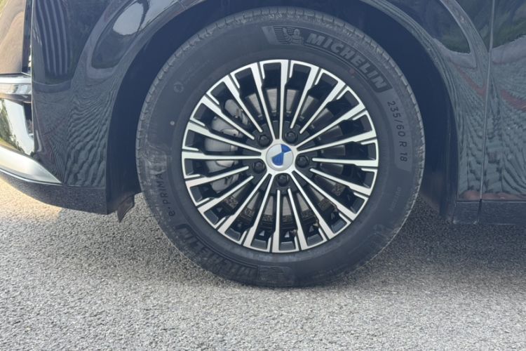 Used Denza D9 2024 DM-i 970 Luxury Model Exterior 8