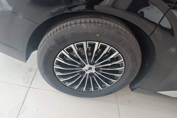 Used Denza D9 2024 DM-i 980 Four-Wheel Drive Prestige Model Exterior 8