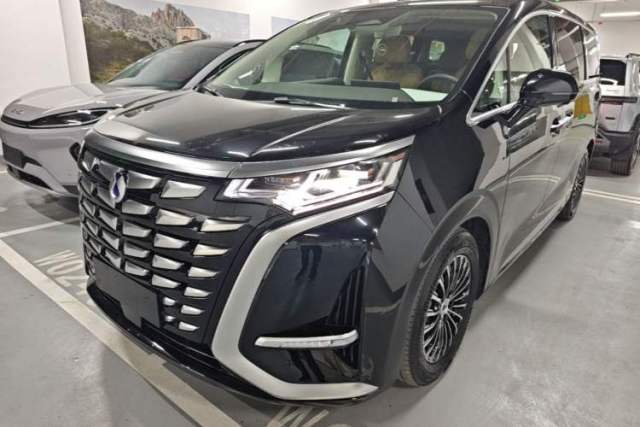 Used Denza D9 2024 DM-i 1050 Luxury Model