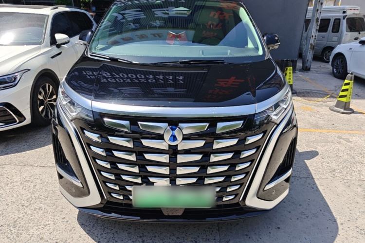Used Denza D9 2024 DM-i 980 Four-Wheel Drive Prestige Model Front