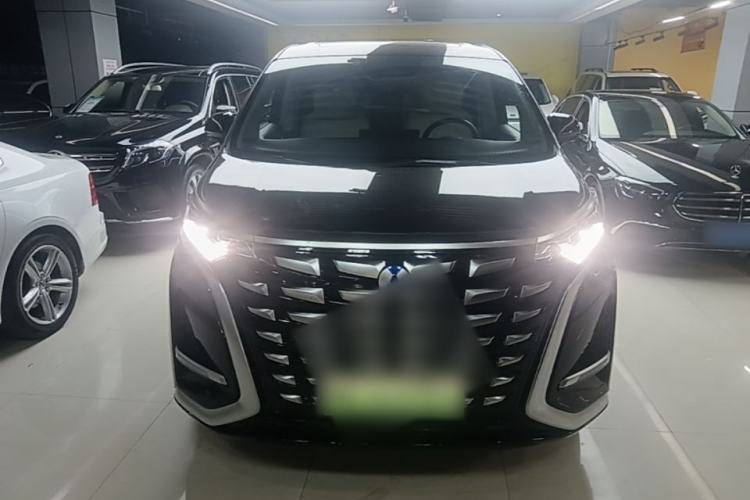 Used Denza D9 2024 DM-i 1050 Luxury Model Front