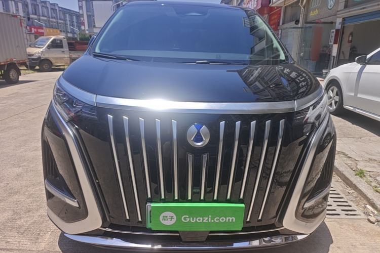 Used Denza D9 2024 EV 600 Four-Wheel-Drive Flagship Model Front