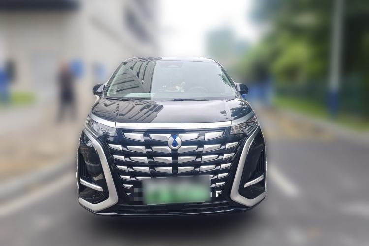 Used Denza D9 2024 DM-i 1050 Luxury Model Front