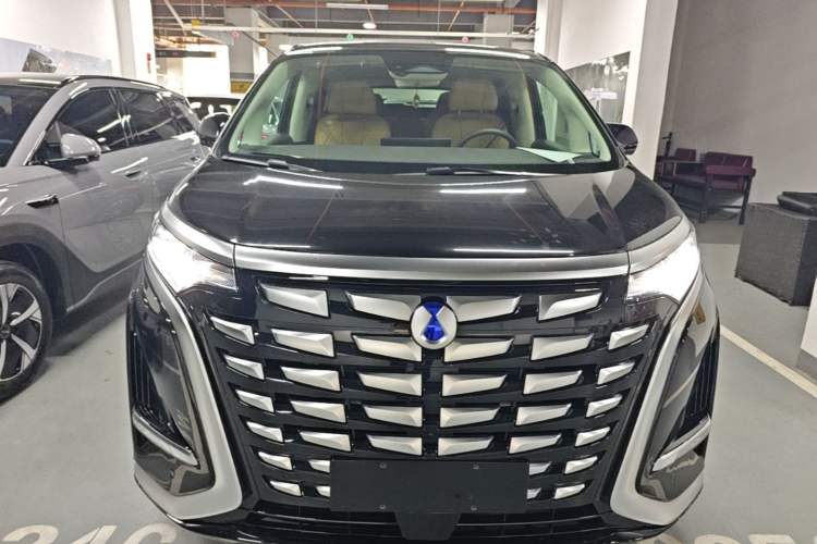 Used Denza D9 2024 DM-i 1050 Luxury Model Front