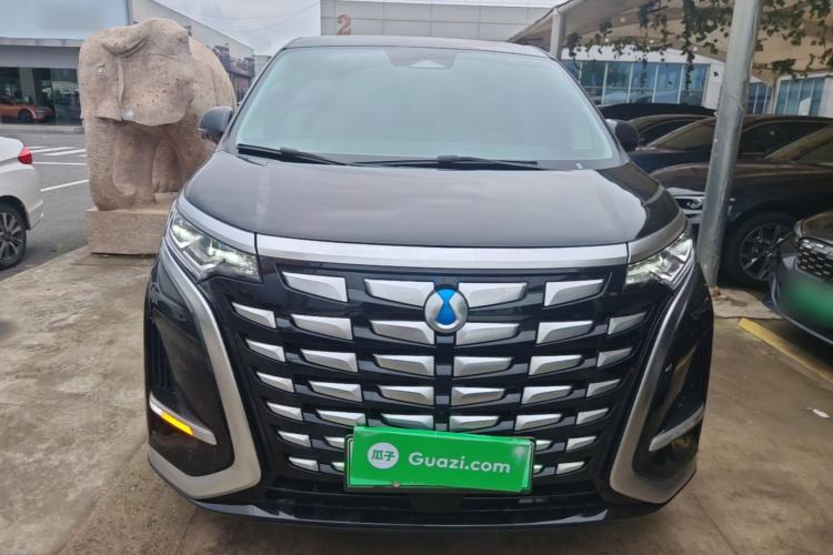 Used Denza D9 2024 DM-i 1050 Luxury Model Front