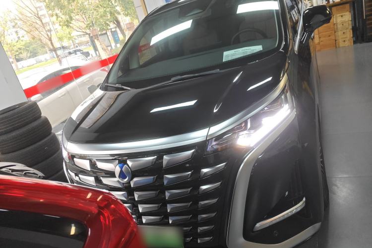Used Denza D9 2024 DM-i 980 Four-Wheel Drive Prestige Model Front