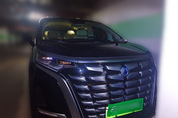 Used Denza D9 2024 DM-i 980 Four-Wheel Drive Flagship Model Front