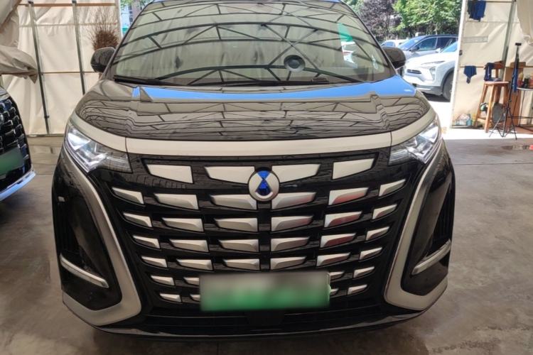 Used Denza D9 2024 DM-i 1050 Luxury Model Front