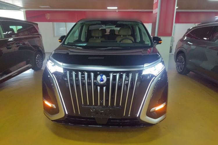 Used Denza D9 2024 EV 600 Four-Wheel-Drive Flagship Model Front