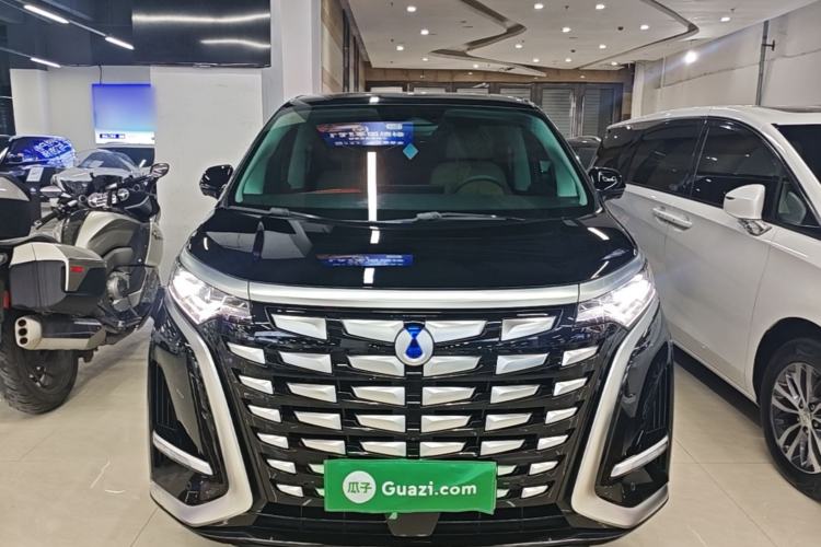Used Denza D9 2024 DM-i 1050 Luxury Model Front
