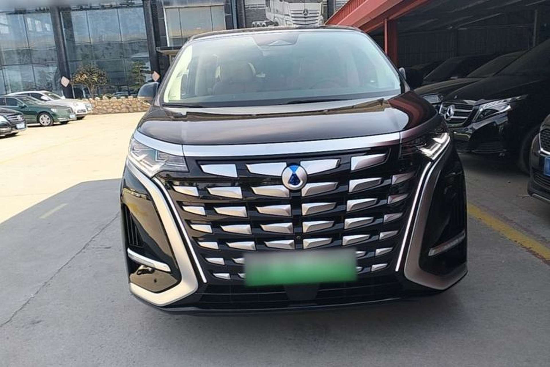 Used Denza D9 2024 DM-i 980 Four-Wheel Drive Flagship Model Front