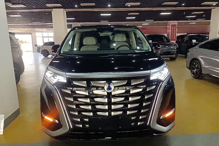Used Denza D9 2024 DM-i 980 Four-Wheel Drive Flagship Model Front