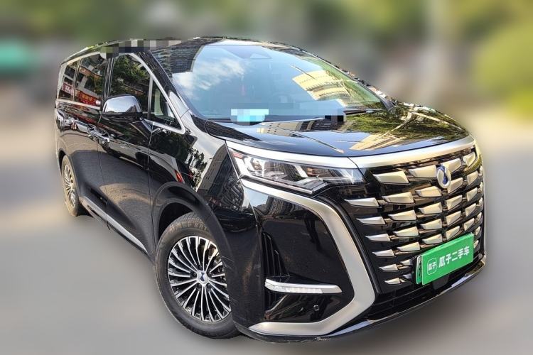 Used Denza D9 2024 DM-i 980 Four-Wheel Drive Prestige Model Front Right 45 Deg