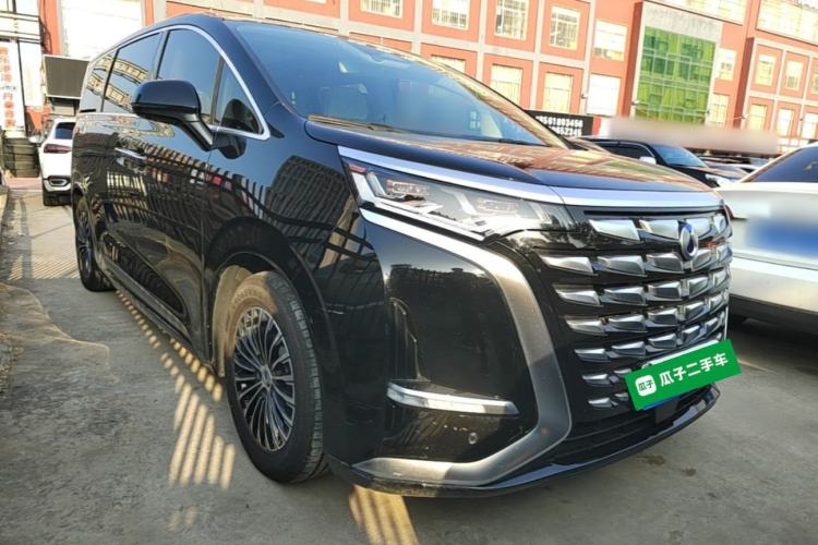 Used Denza D9 2024 DM-i 1050 Luxury Model Front Right 45 Deg