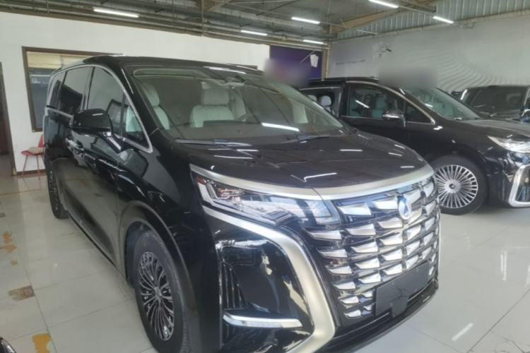 Used Denza D9 2024 DM-i 980 Four-Wheel Drive Prestige Model Front Right 45 Deg