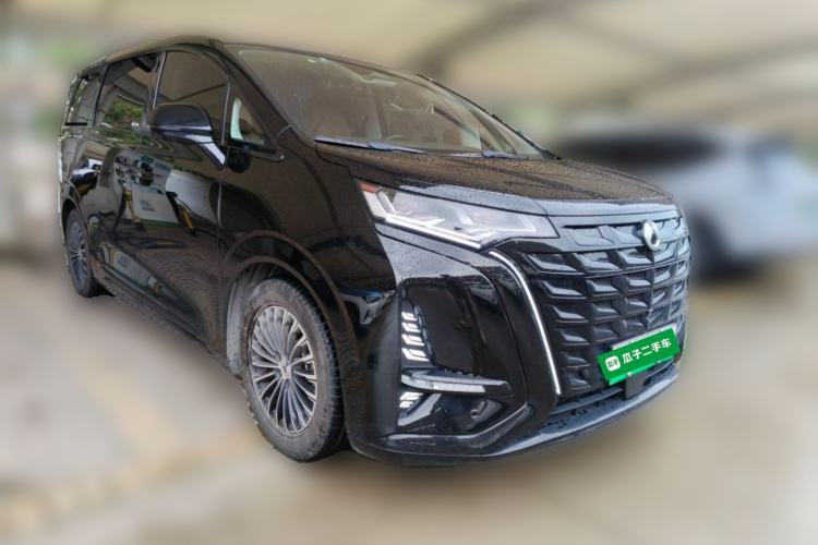 Used Denza D9 2024 EV 620 Premium Model Front Right 45 Deg