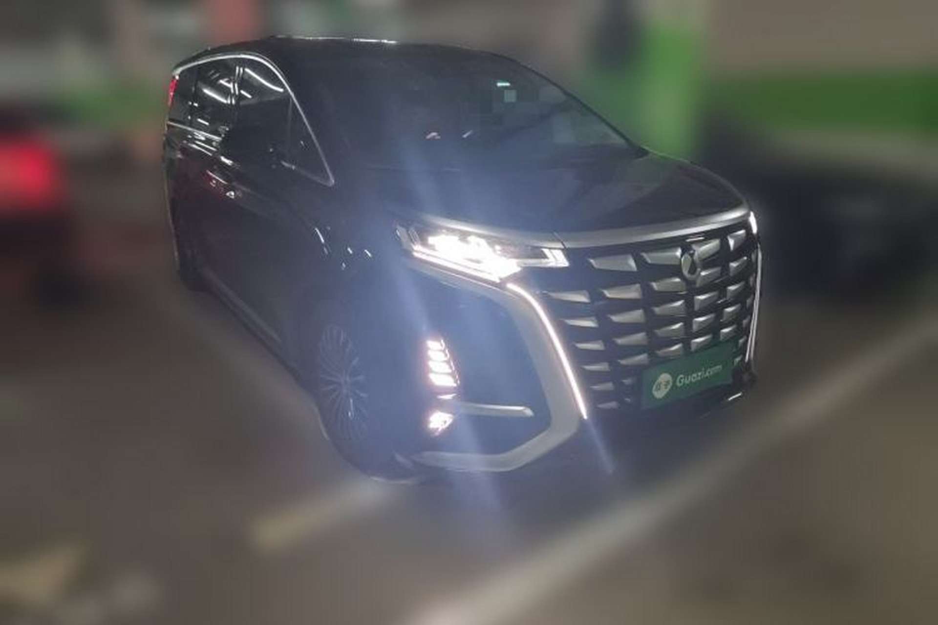 Used Denza D9 2024 DM-i 980 Four-Wheel Drive Prestige Model Front Right 45 Deg