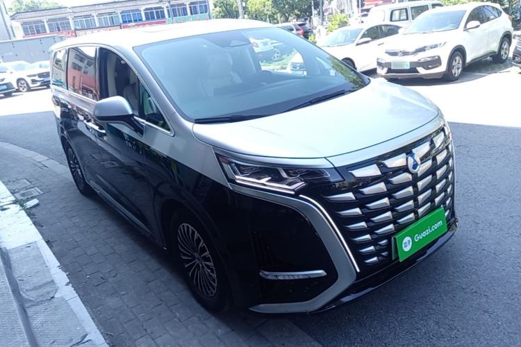 Used Denza D9 2024 DM-i 980 Four-Wheel Drive Flagship Model Front Right 45 Deg
