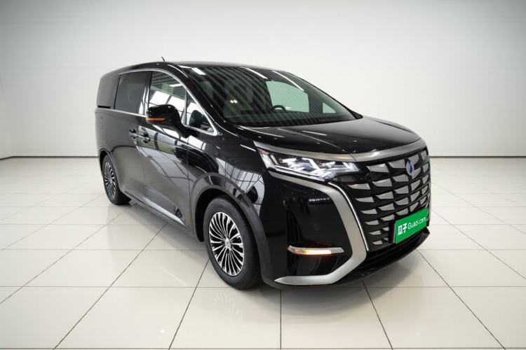 Used Denza D9 2024 DM-i 980 Four-Wheel Drive Flagship Model Front Right 45 Deg
