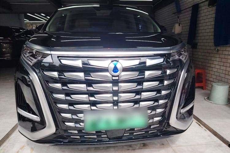 Used Denza D9 2024 DM-i 1050 Luxury Model Front