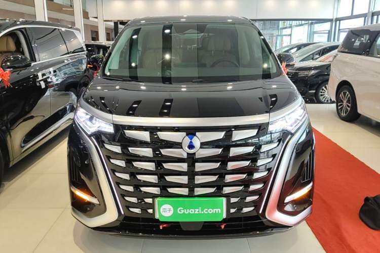 Used Denza D9 2024 DM-i 1050 Luxury Model Front