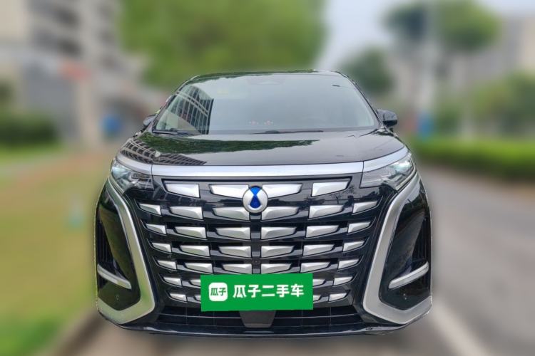 Used Denza D9 2024 DM-i 1050 Luxury Model Front