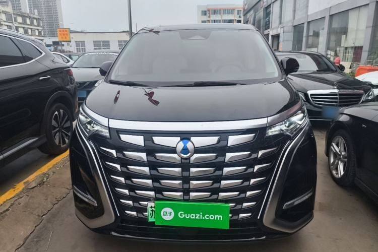 Used Denza D9 2024 DM-i 1050 Luxury Model Front