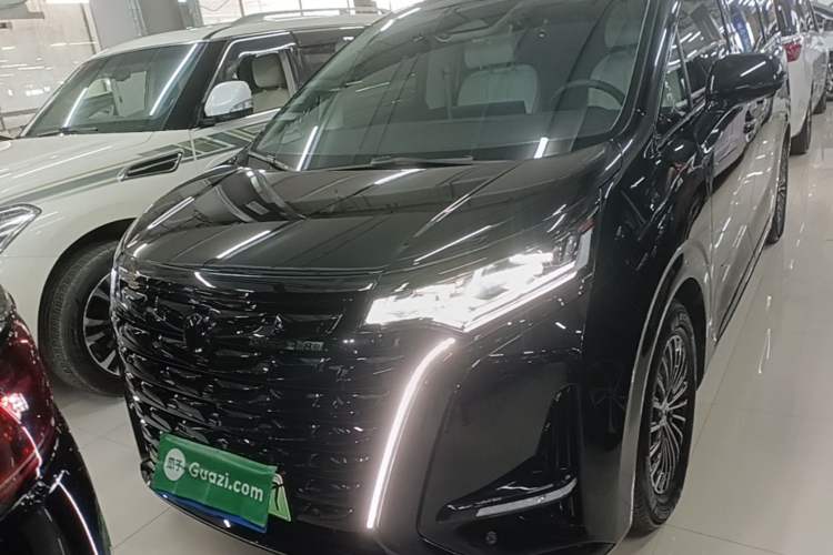 Used Denza D9 2024 DM-i 1050 Luxury Model Front