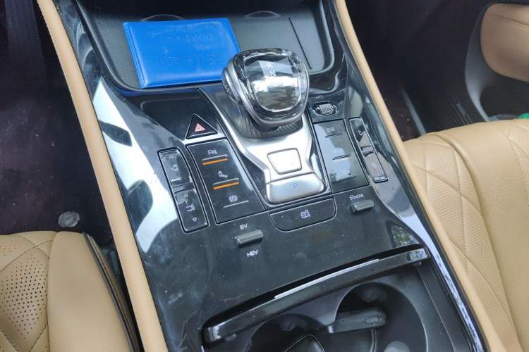 Used Denza D9 2024 DM-i 980 Four-Wheel Drive Prestige Model Gear Lever