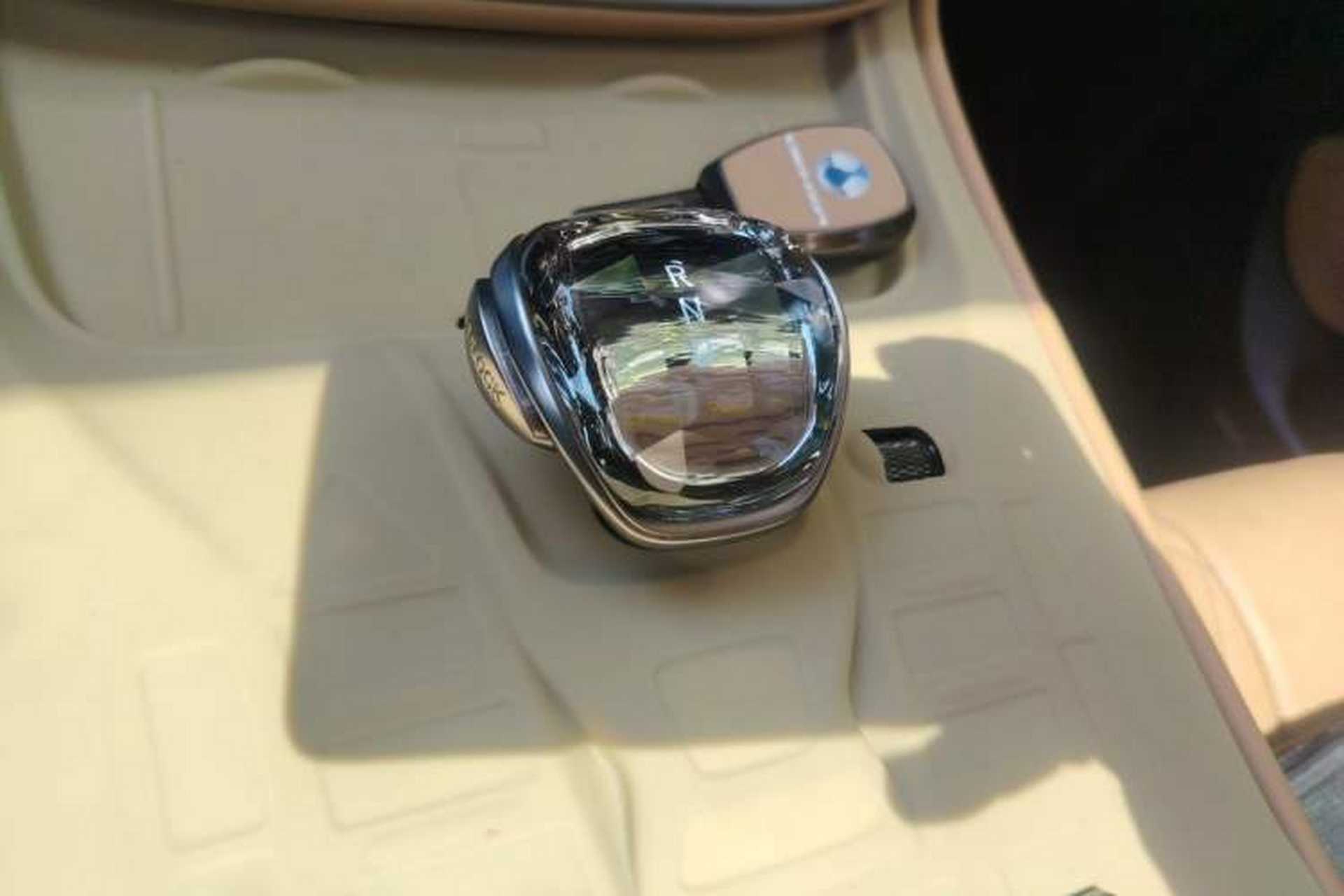 Used Denza D9 2024 DM-i 1050 Luxury Model Gear Lever