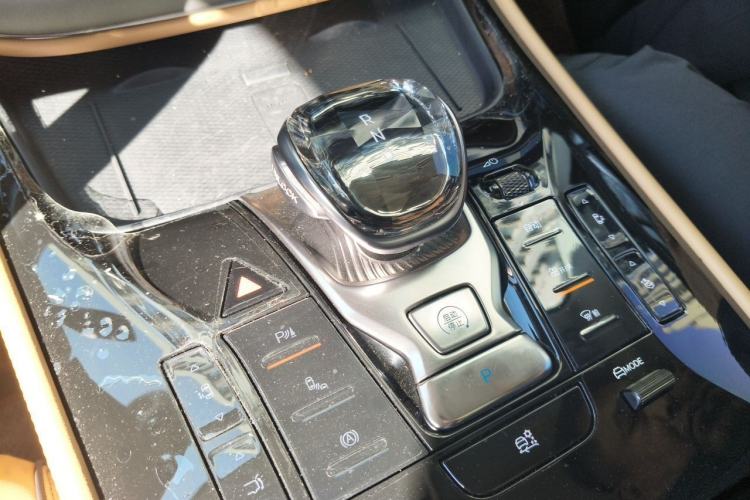 Used Denza D9 2024 DM-i 980 Four-Wheel Drive Prestige Model Gear Lever