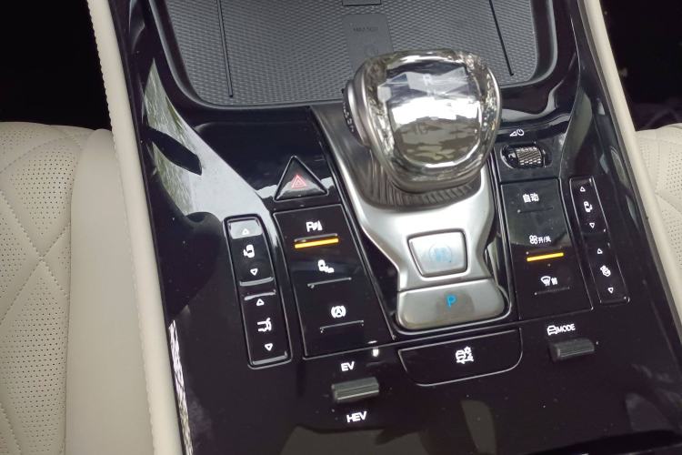 Used Denza D9 2024 DM-i 980 Four-Wheel Drive Prestige Model Gear Lever