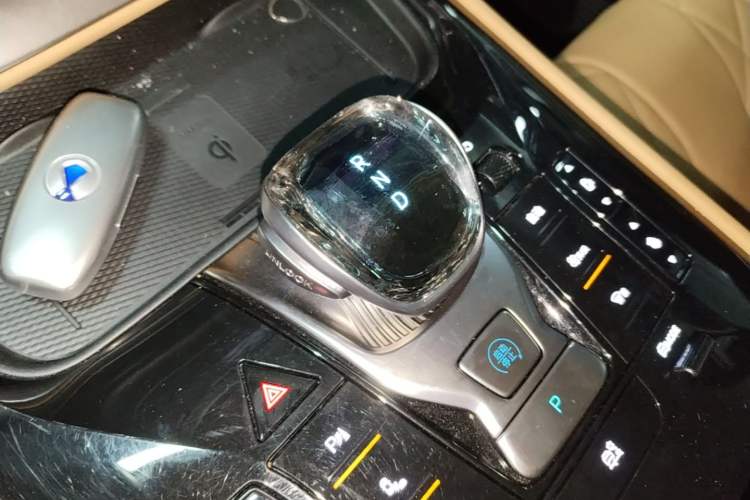 Used Denza D9 2024 DM-i 1050 Luxury Model Gear Lever