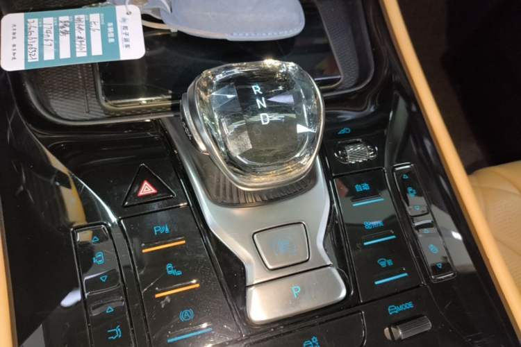Used Denza D9 2024 DM-i 980 Four-Wheel Drive Prestige Model Gear Lever