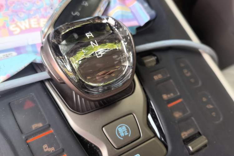 Used Denza D9 2024 DM-i 980 Four-Wheel Drive Prestige Model Gear Lever