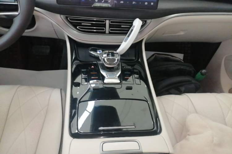 Used Denza D9 2024 DM-i 980 Four-Wheel Drive Prestige Model Gear Lever