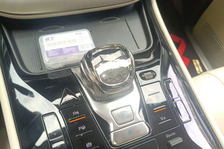 Used Denza D9 2024 DM-i 980 Four-Wheel Drive Flagship Model Gear Lever