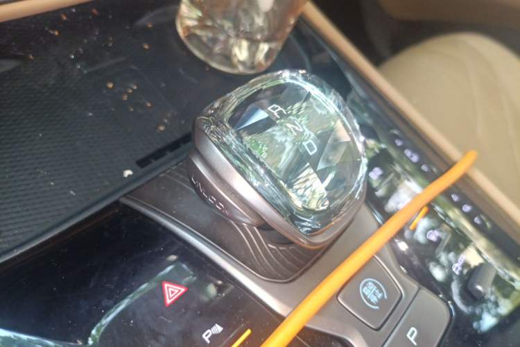 Used Denza D9 2024 DM-i 980 Four-Wheel Drive Flagship Model Gear Lever