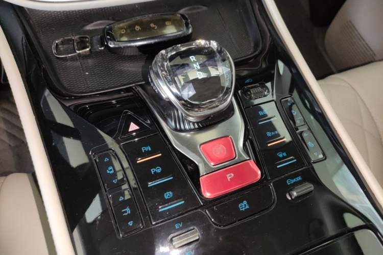 Used Denza D9 2024 DM-i 980 Four-Wheel Drive Flagship Model Gear Lever