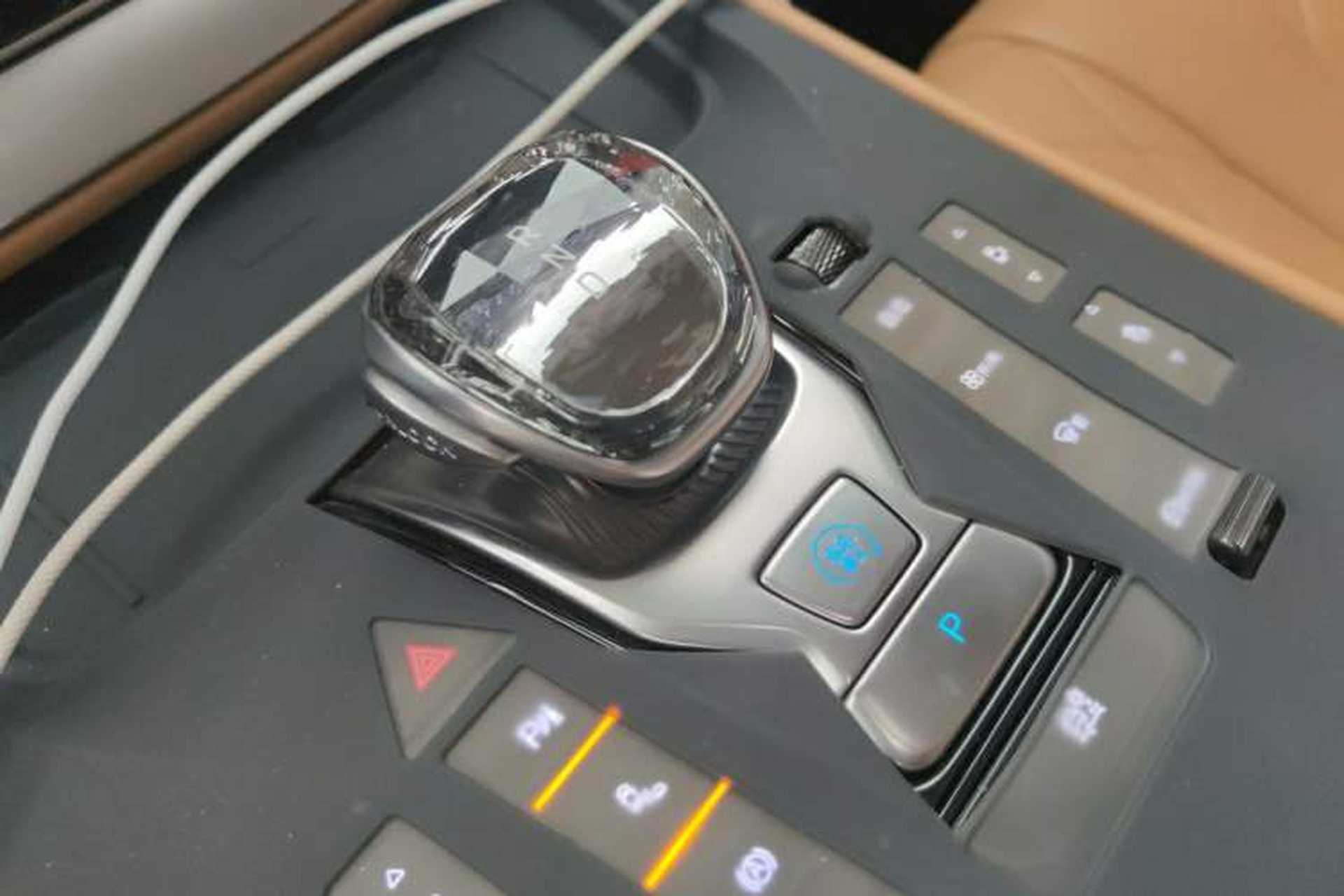 Used Denza D9 2024 DM-i 980 Four-Wheel Drive Prestige Model Gear Lever