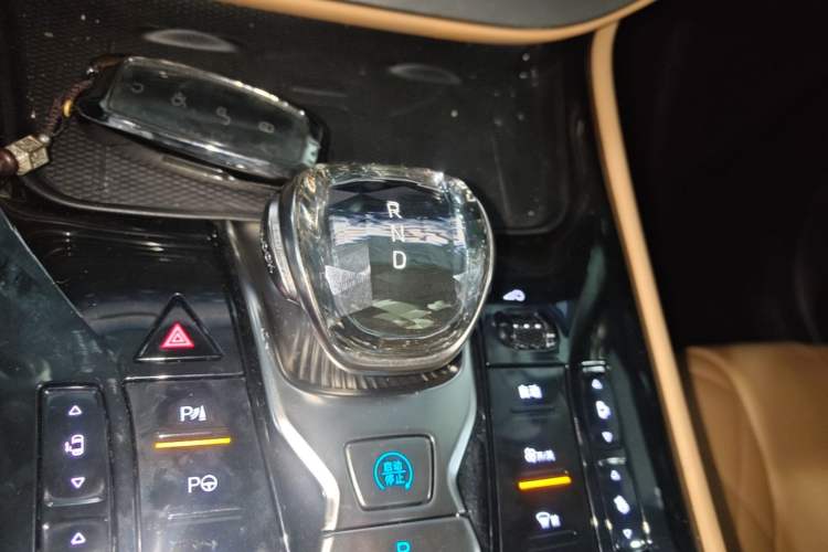 Used Denza D9 2024 DM-i 980 Four-Wheel Drive Flagship Model Gear Lever