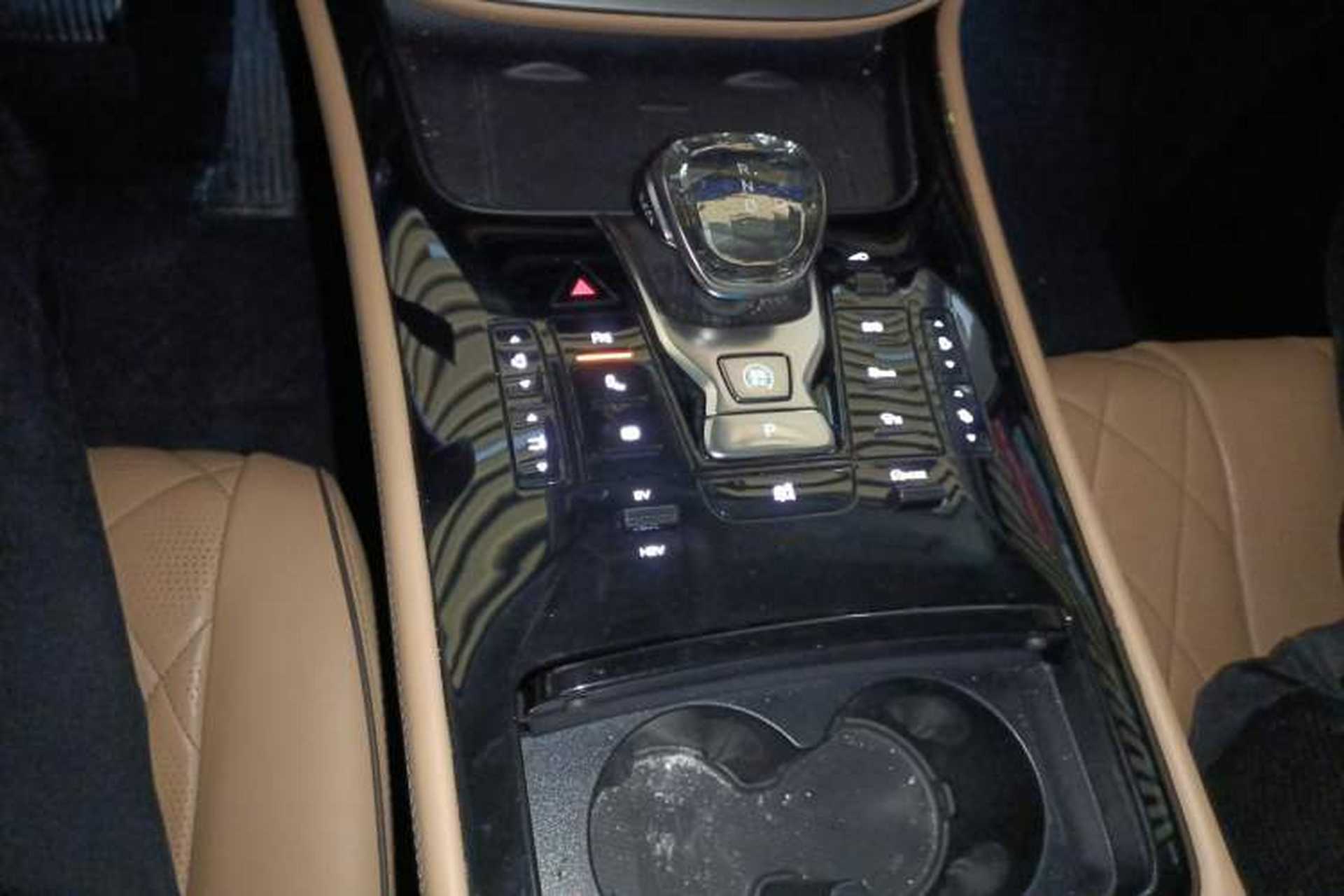 Used Denza D9 2024 DM-i 980 Four-Wheel Drive Prestige Model Gear Lever