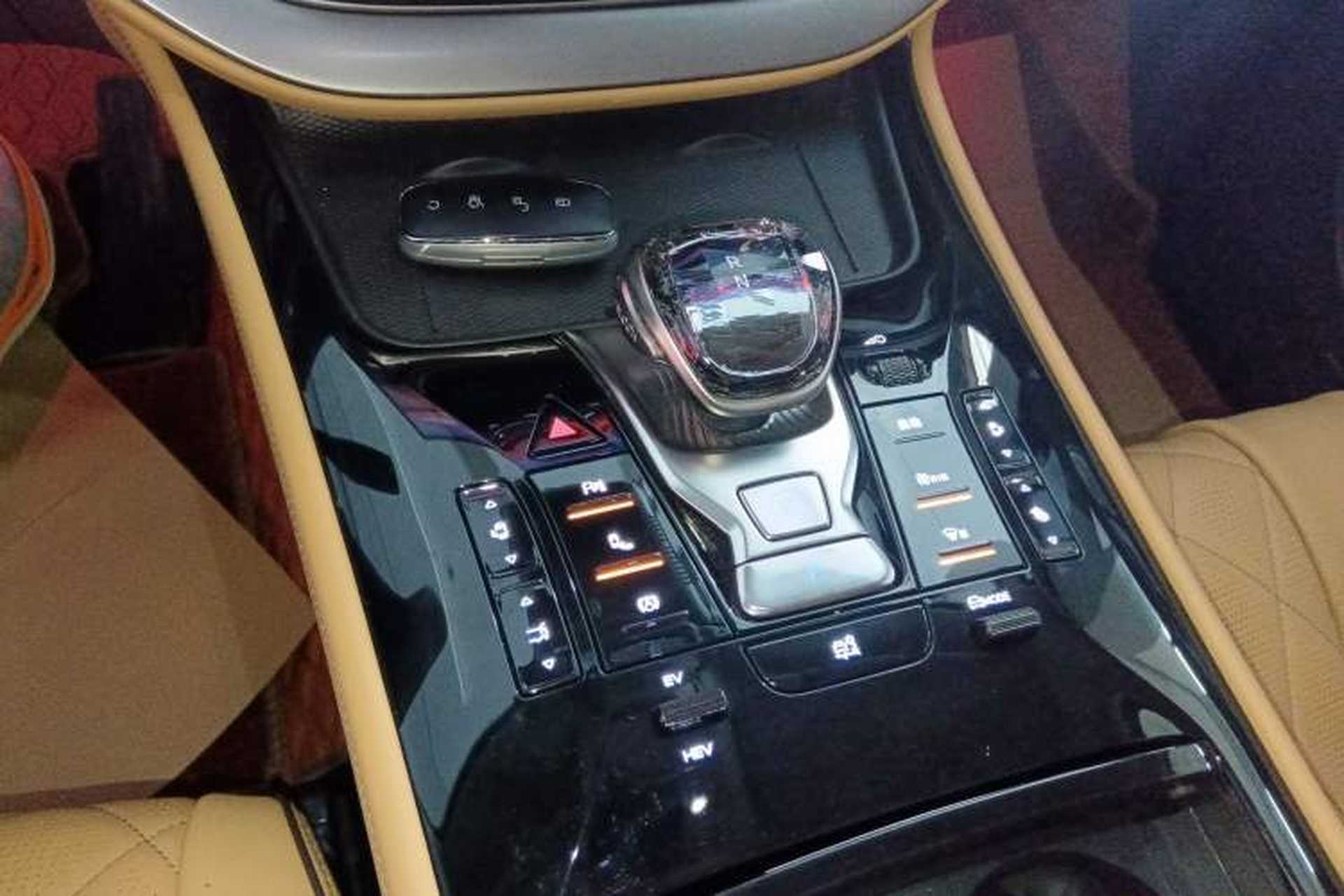 Used Denza D9 2024 DM-i 980 Four-Wheel Drive Prestige Model Gear Lever