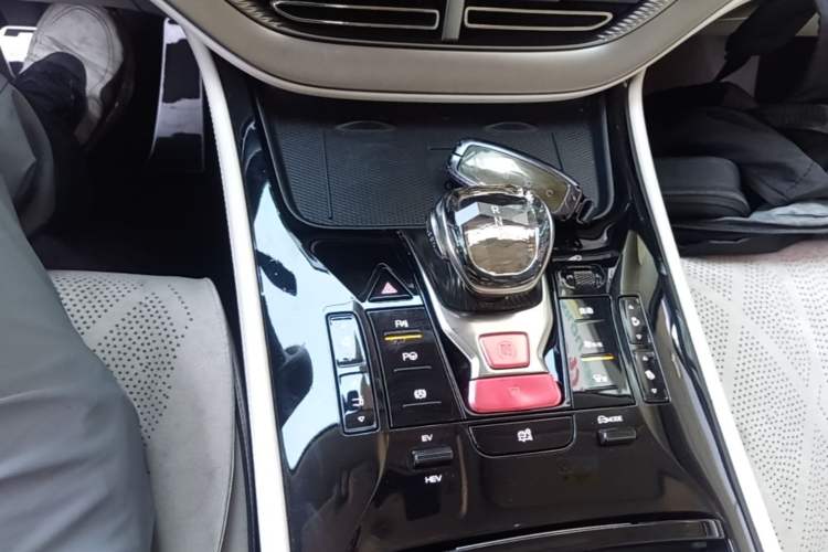 Used Denza D9 2024 DM-i 980 Four-Wheel Drive Flagship Model Gear Lever