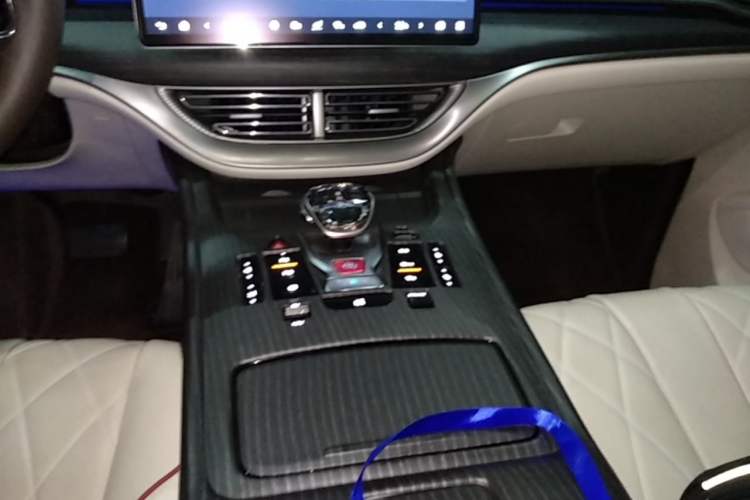 Used Denza D9 2024 DM-i 980 Four-Wheel Drive Flagship Model Gear Lever