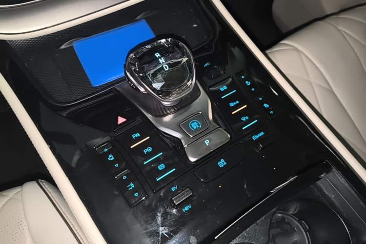 Used Denza D9 2024 DM-i 980 Four-Wheel Drive Flagship Model Gear Lever
